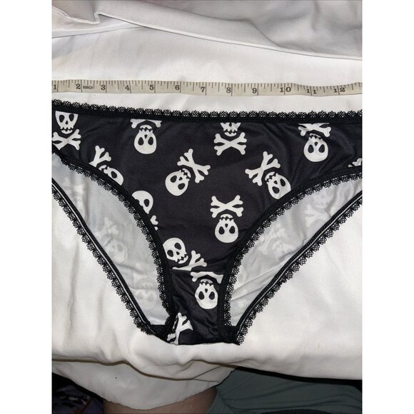 Morvia 1pc Black lace trim goth Skater Emo Biker panties L Skull & Cross Bones - Picture 1 of 11
